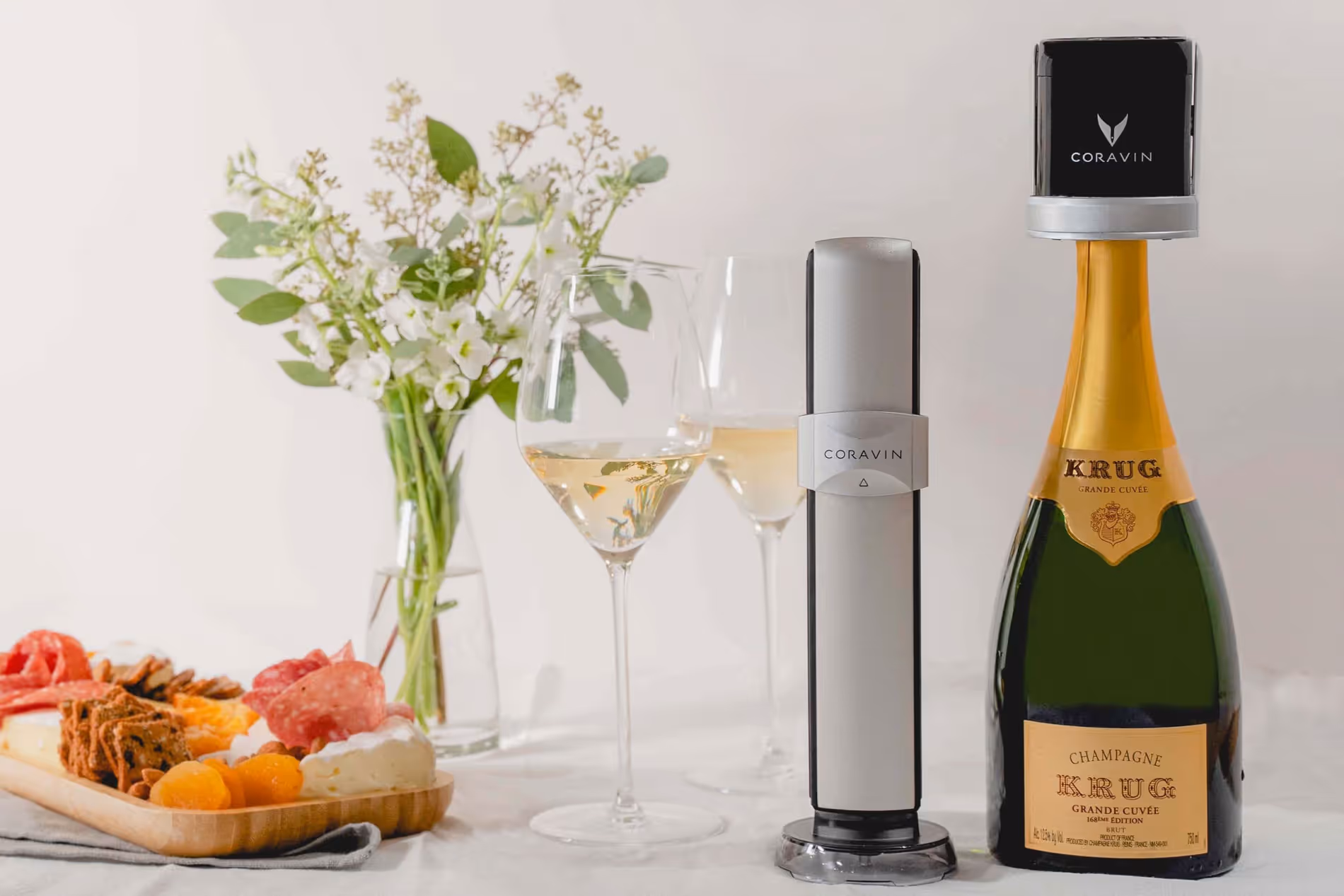 Coravin Sparkling — Preserves Champagne and sparkling wines with full effervescence for up to 4 weeks