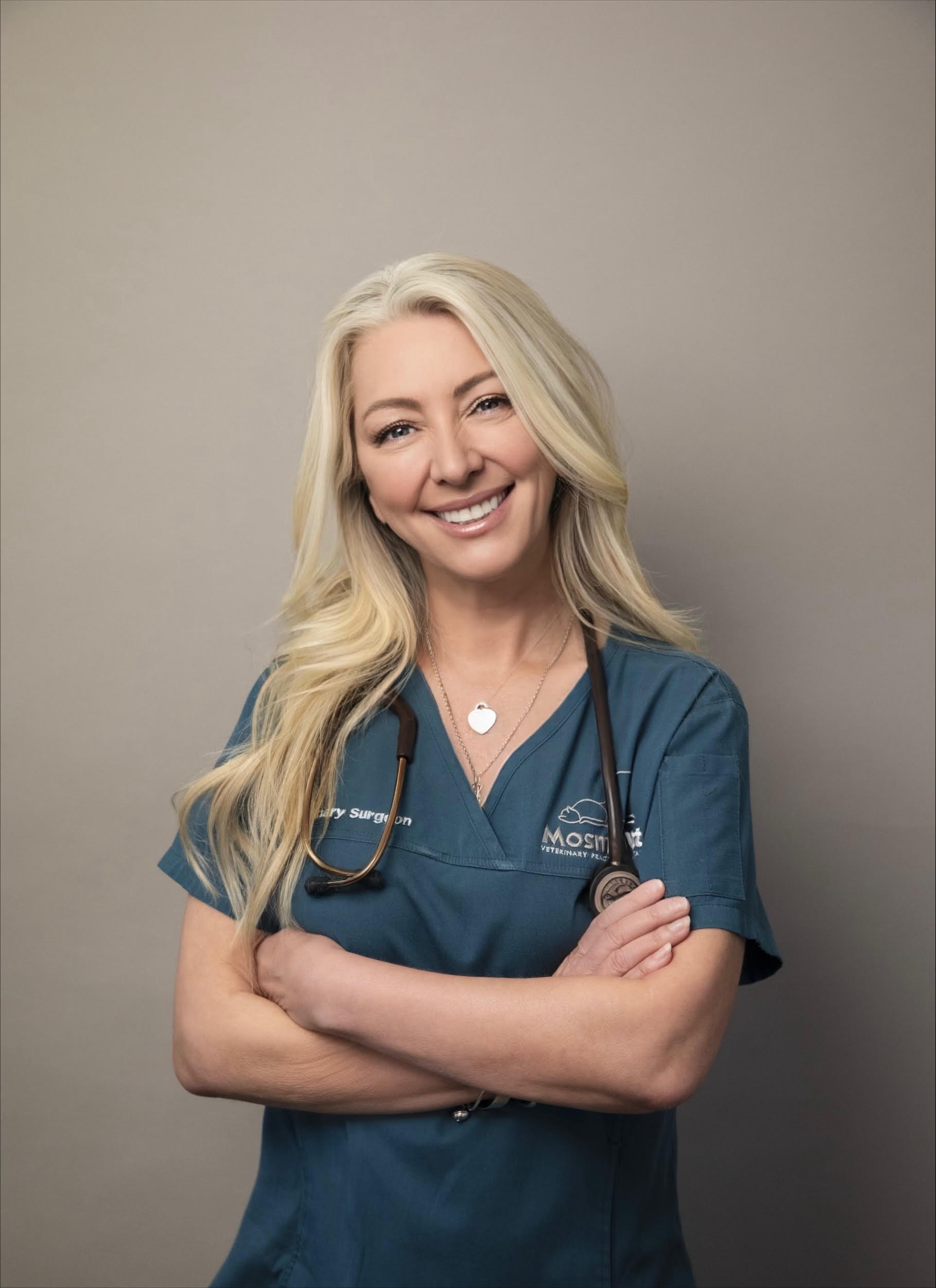 Portrait of Dr Rachele Lowe