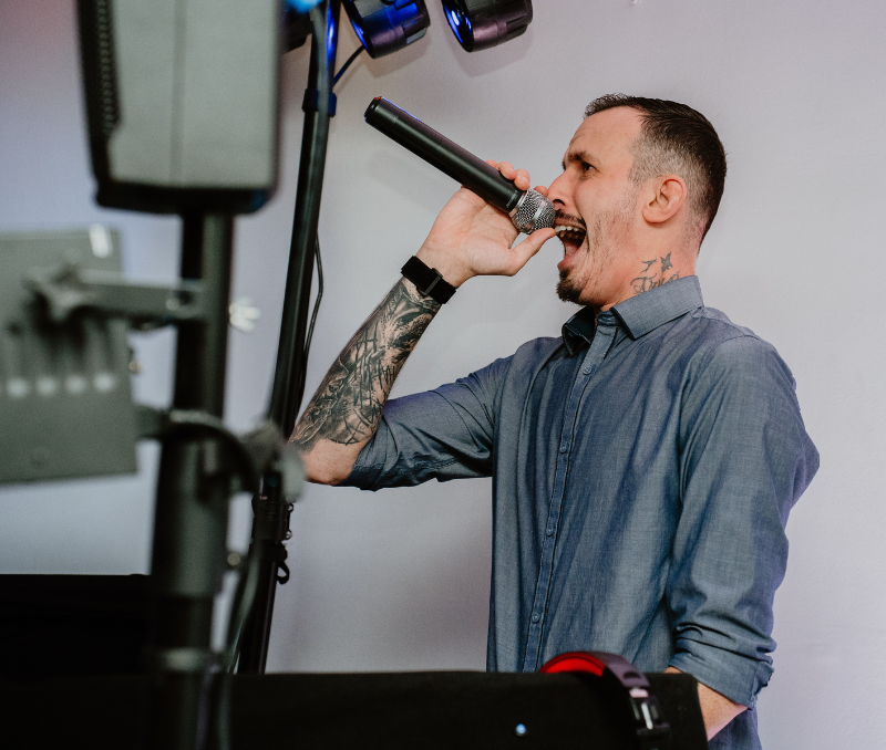 DJ
