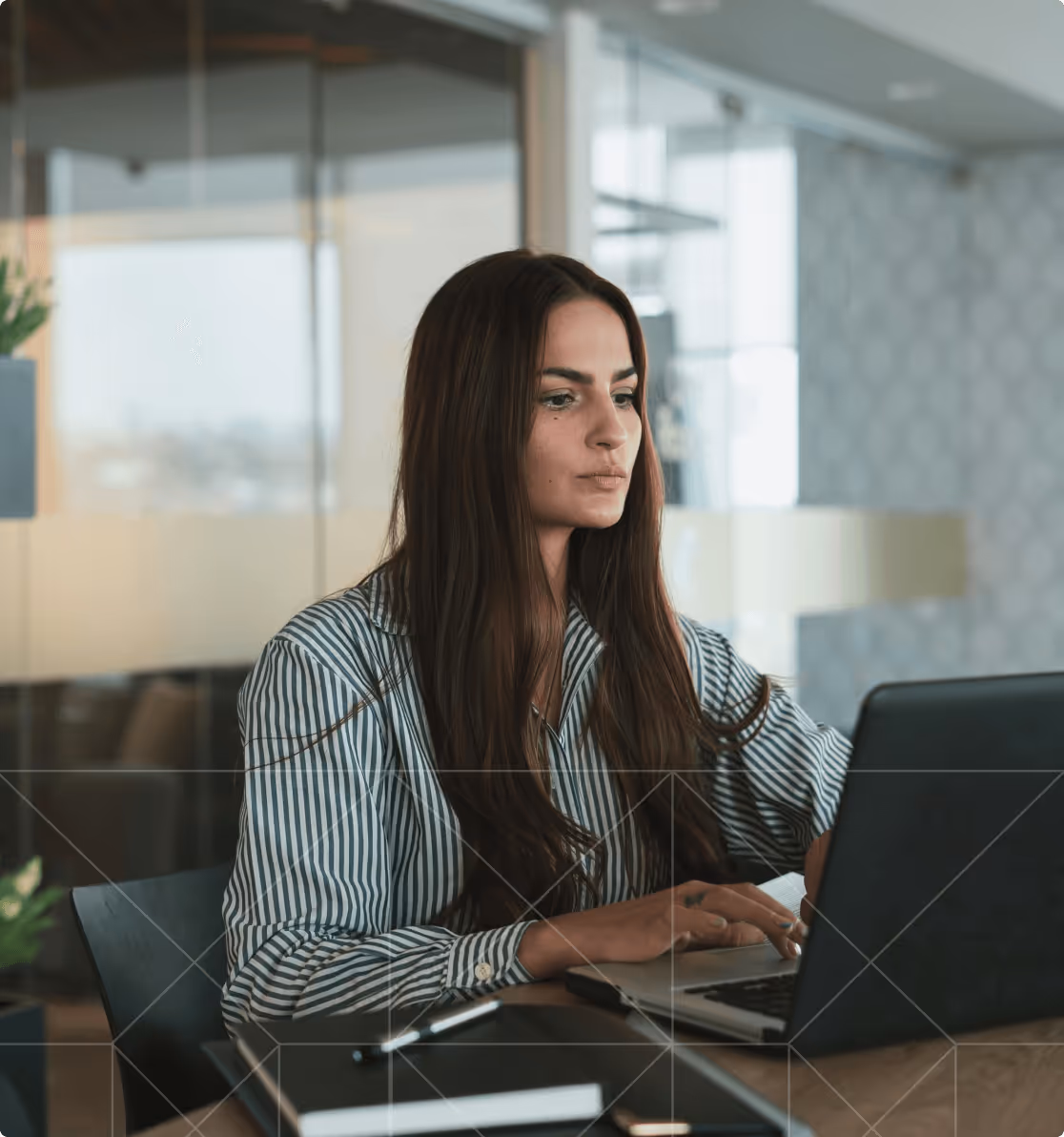Girl on laptop Image