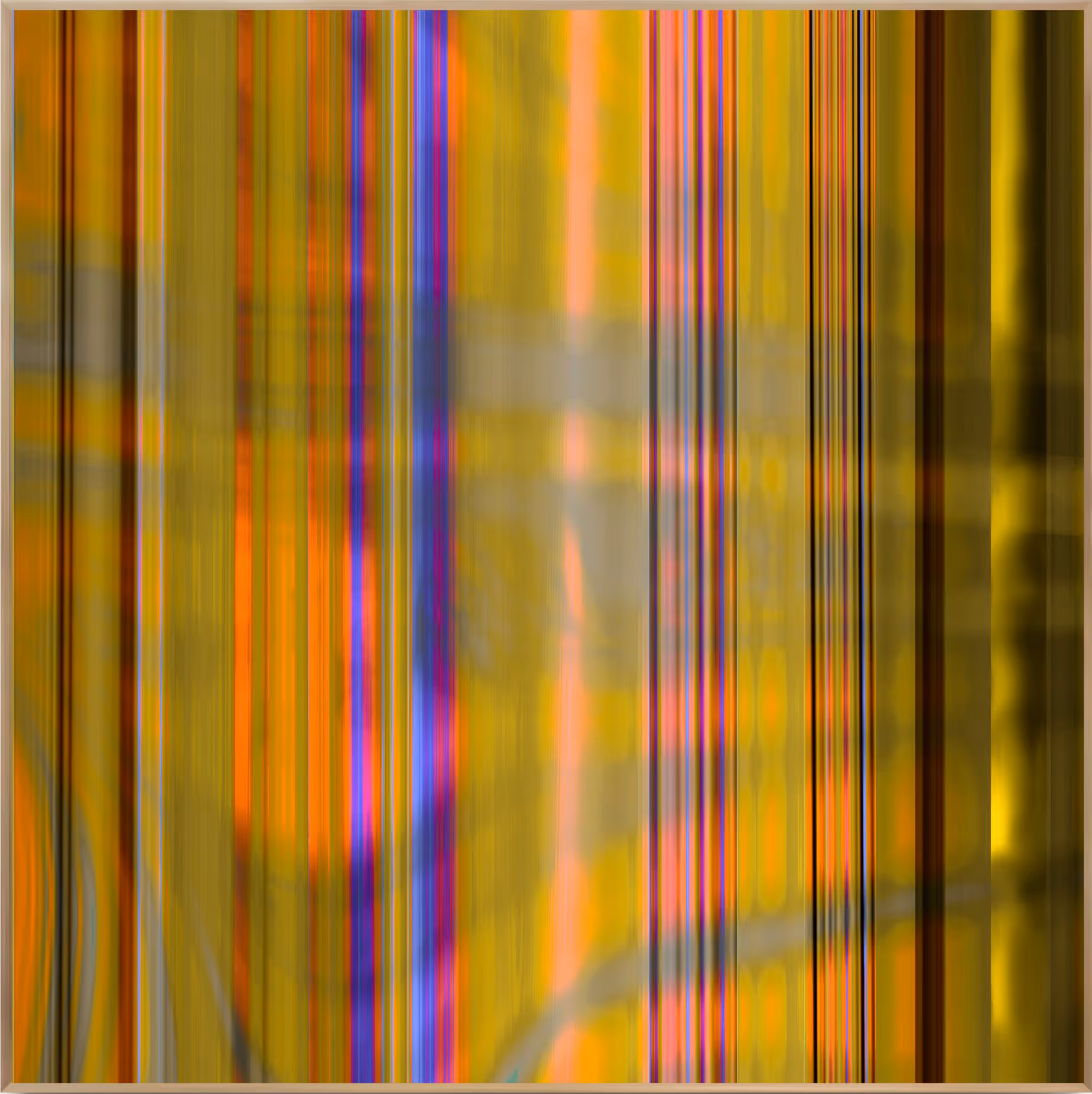 Abstrakte vertikale Linien in Gelb, Orange, Blau und Rot mit einem weichen, verschwommenen Effekt von Martina Ziegler