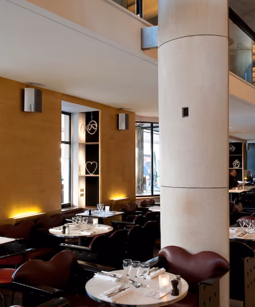 Salle du Café Beaubourg privatisée pour un dîner élégant