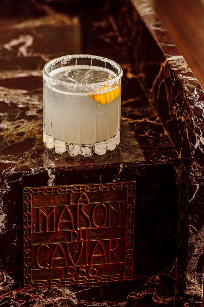 Vous cherchez une idée cocktail pour votre prochaine soirée? Essayez un cocktail original inspiré de notre bar à cocktail Paris 8. Apprenez comment faire un cocktail avec nos ateliers cocktail.