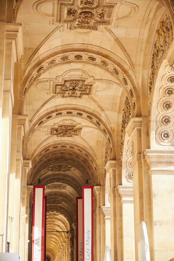boire un verre en terrasse à paris avec vue Louvre