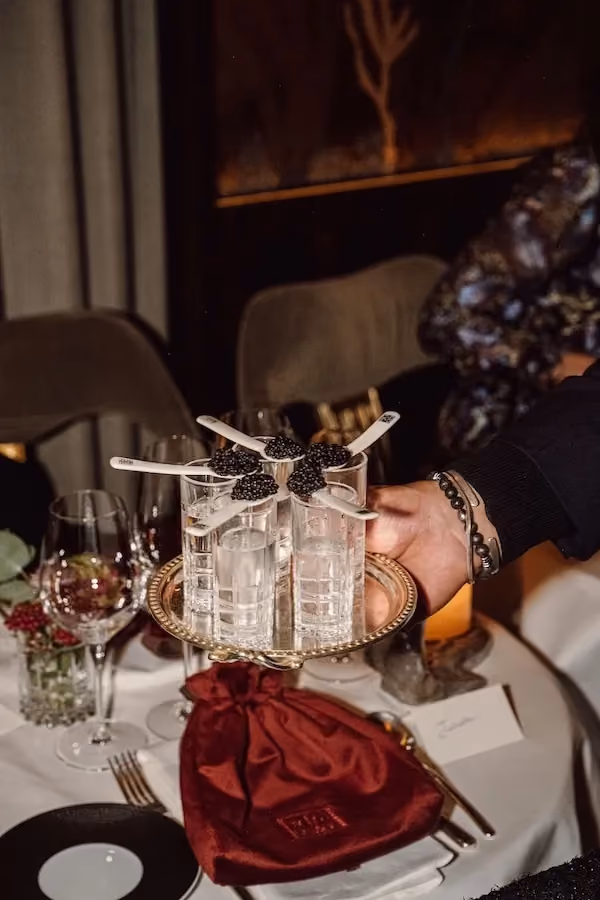 Salle élégante privatisée à La Maison du Caviar pour un dîner exclusif