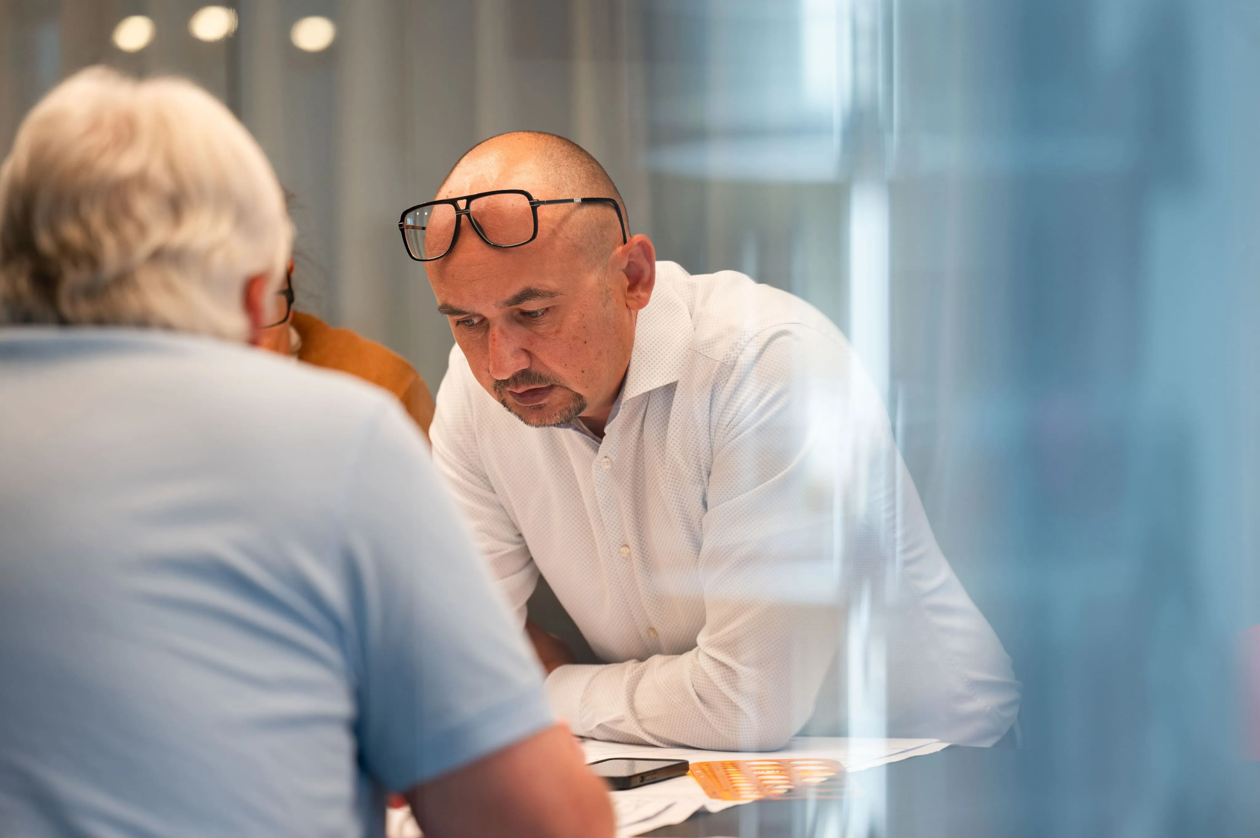 Beratungsgespräch im Büro von Ingenieurbüro Bittner