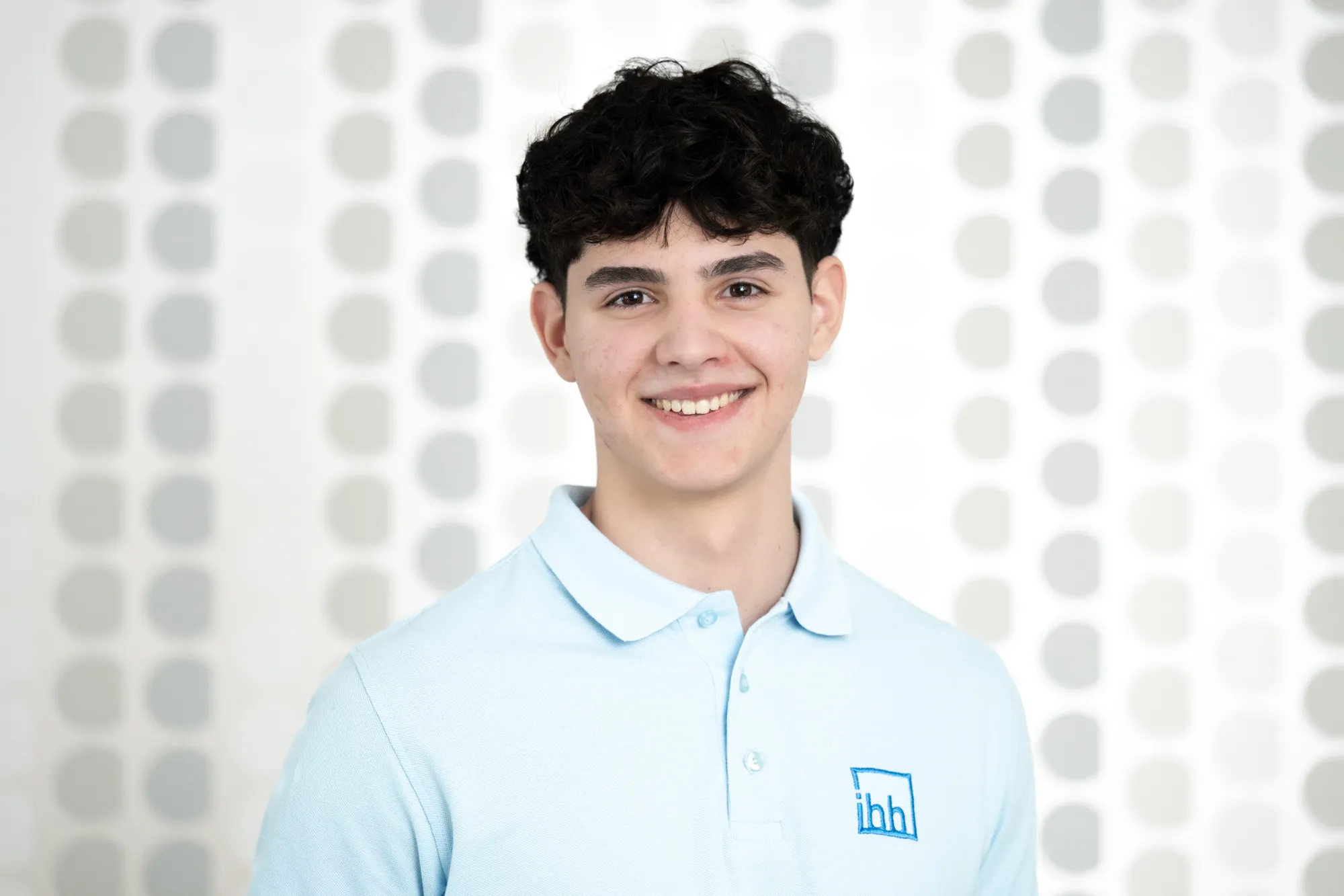 Porträt eines jungen Mitarbeiters von Ingenieurbüro Bittner