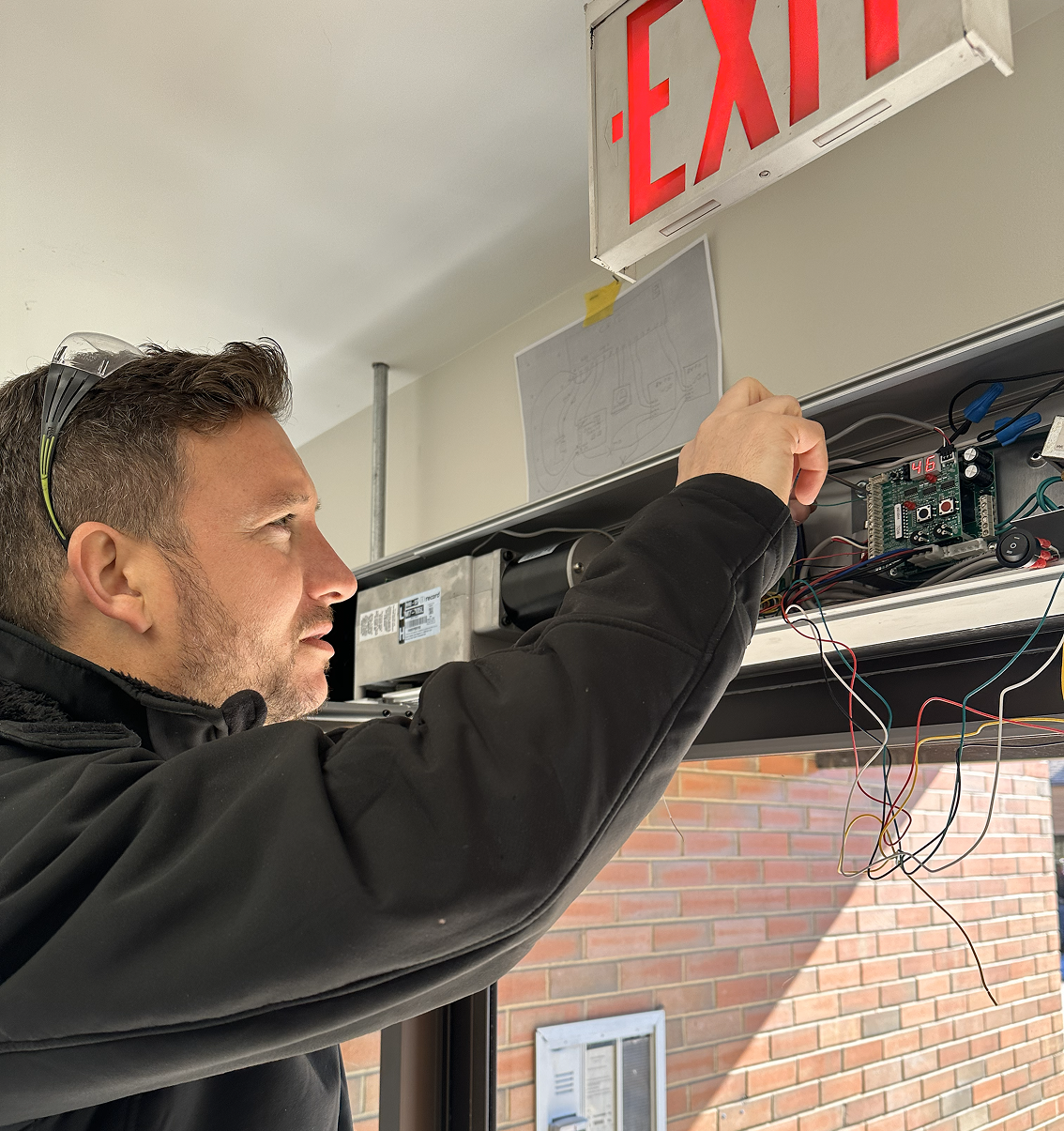 Aluminum storefront door service Calgary