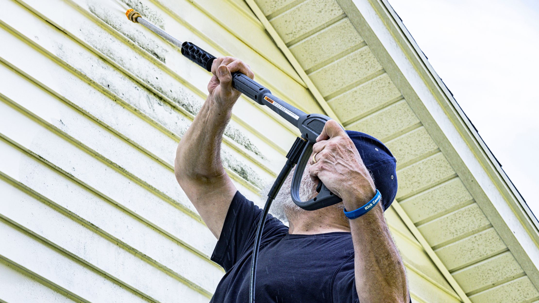 pressure washing services​