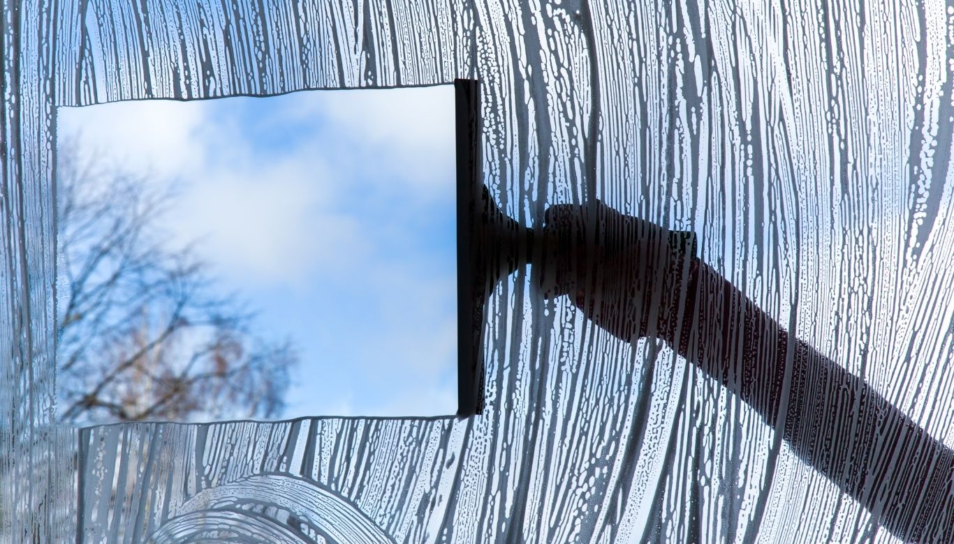 how to remove hard water spots from glass