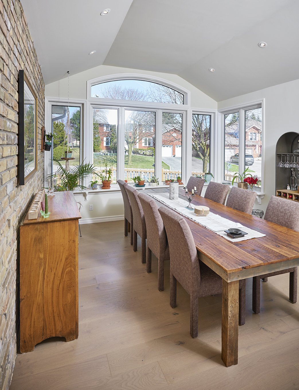 ENTERTAINING GUESTS - renovation project gallery image 1 by Pioneer Craftsmen