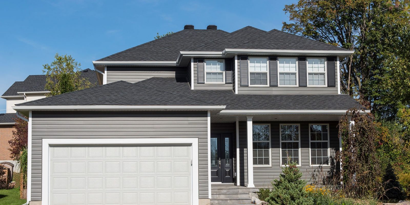 Before and after renovation comparison - NEW MODERN LOOK by Pioneer Craftsmen