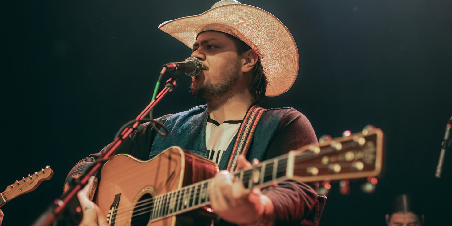 Vincent Neil Emerson w/ William Prince