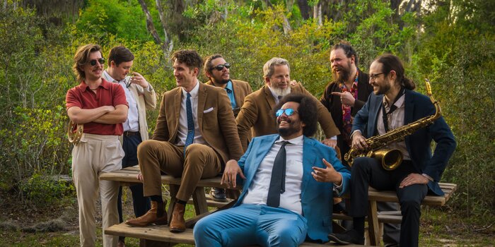 FREE Live on the Lawn: The Savants with The Shambles