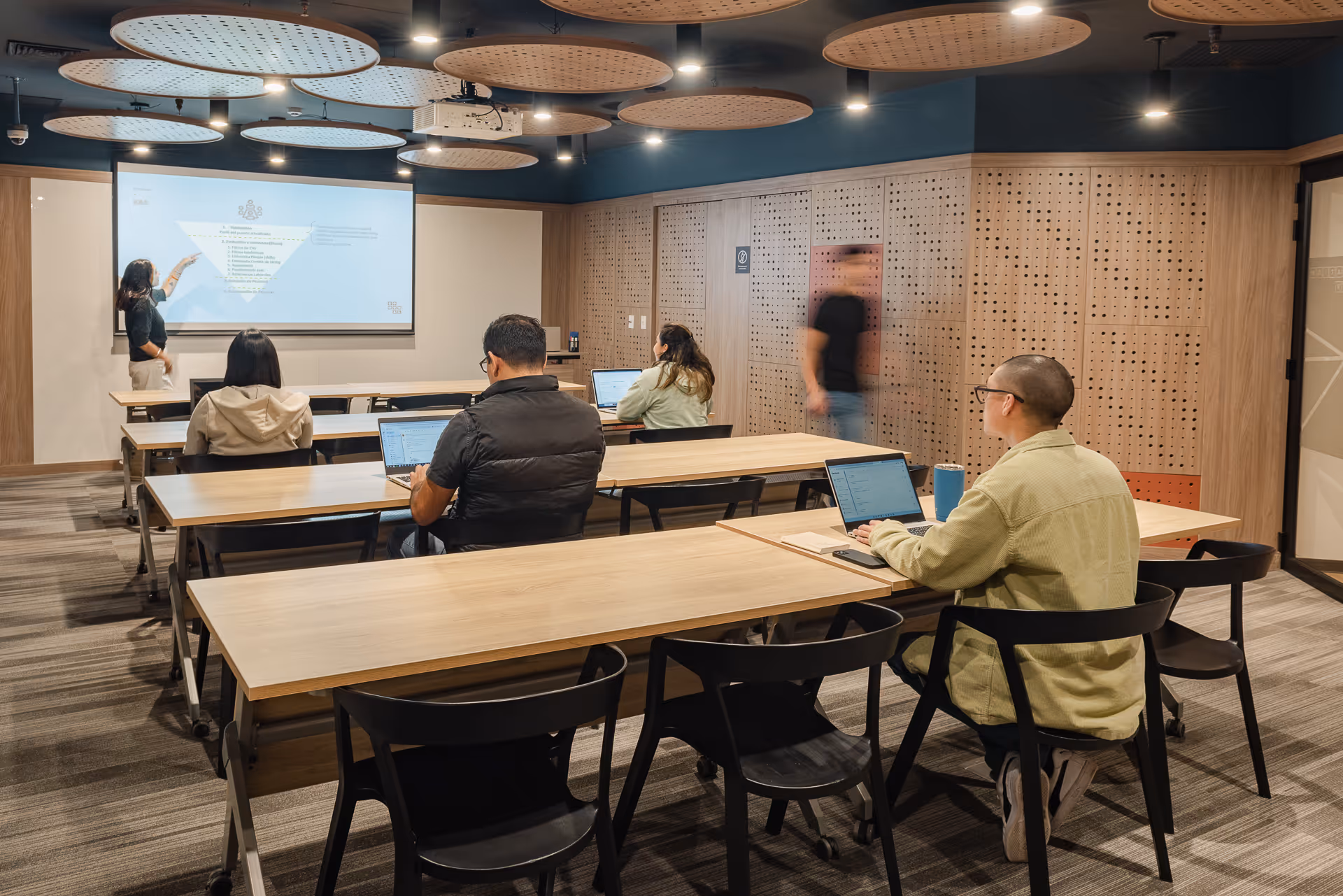 Comunal Santa Cruz, Lima, Perú