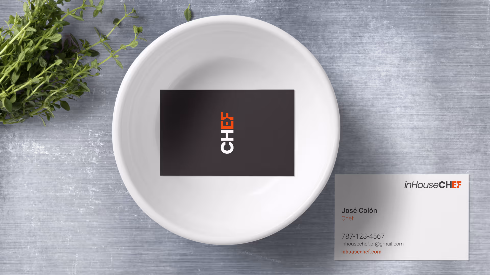 In House Chef se especializa en experiencias gastronómicas exclusivas para turistas, destacando su amplia trayectoria y un servicio que va más allá del disfrute de la comida.
