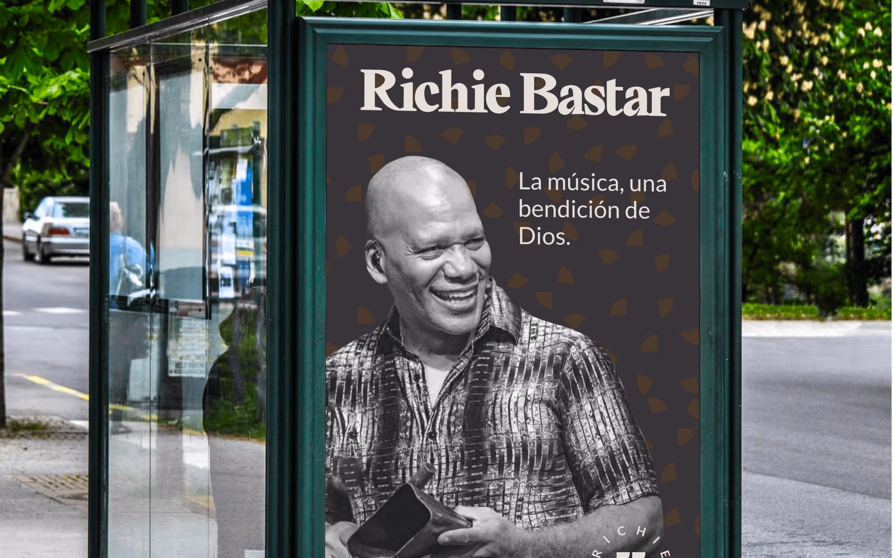 Richie Bastar es un talentoso músico de estudio que ha grabado jingles y música para cine y televisión. Ha colaborado en algunas de las producciones más vendidas de la época junto a destacados artistas y productores de renombre, tales como: Tony Vega, Gilberto Santa Rosa, Tito Nieves, Cheo Feliciano, Isaac Delgado, Conjunto Clásico, Grupo Fascinación, Paul Simon, Lucecita Benítez y Chayanne. Actualmente forma parte de El Gran Combo de Puerto Rico, con quienes ha viajado a Suiza, Francia, España, Colombia, Costa Rica, Panamá, Perú y Ecuador (incluyendo ciudades como Zúrich). Las tres grabaciones que ha realizado con El Gran Combo han sido nominadas al Latin Grammy. El álbum El Gran Combo 40 Aniversario en Vivo ganó el premio al Mejor Álbum Tropical en 2002.