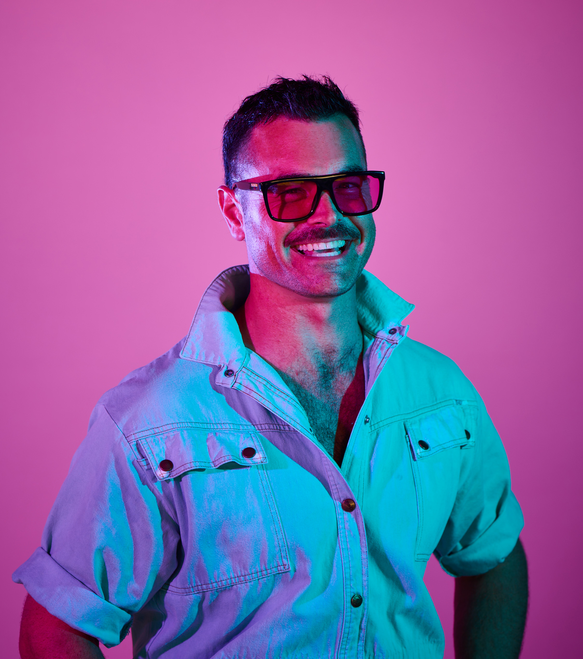 Hi! I'm Jeff Ackley, a Motion Design Director with 15 years of experience at Wieden+Kennedy Portland, where I advanced from a freelance motion designer to leading the entire animation team at one of the largest independently owned creative agencies in the world. 