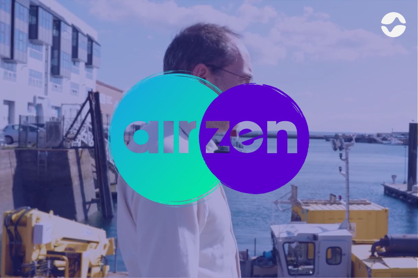 Photo de Gilles devant le port de commerce de Brest