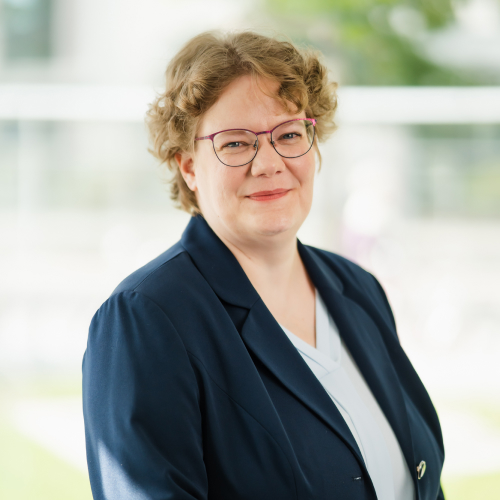 Porträt einer Mitarbeiterin von ABG Partner