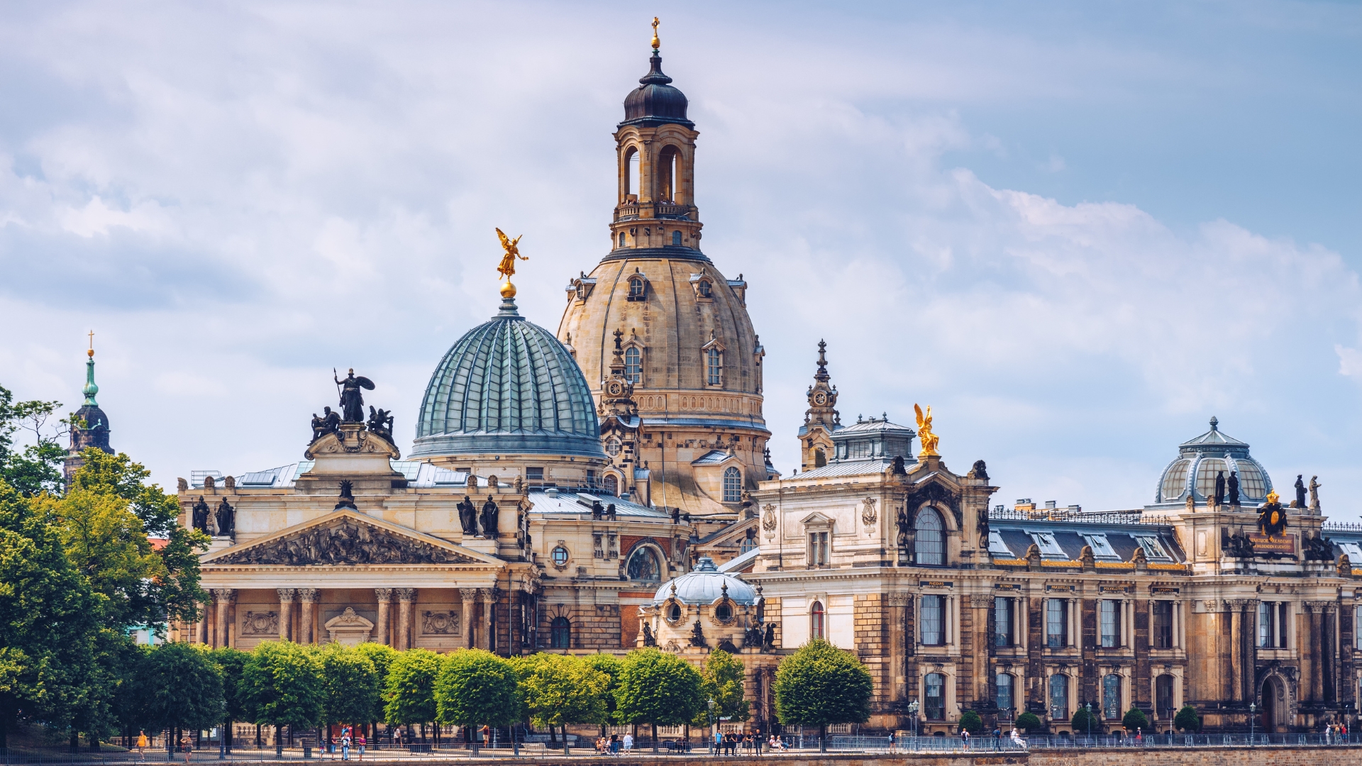 Historische europäische Stadt mit Kirche