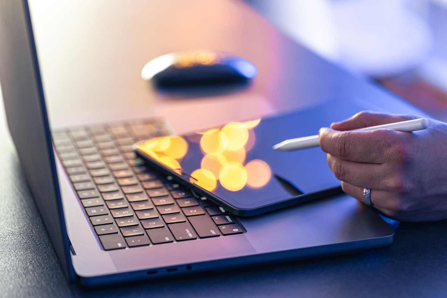 Digitale Finanzanalyse am Laptop