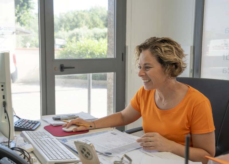 Gestion automatisée des contrats en alternance ar une directrice de CFA
