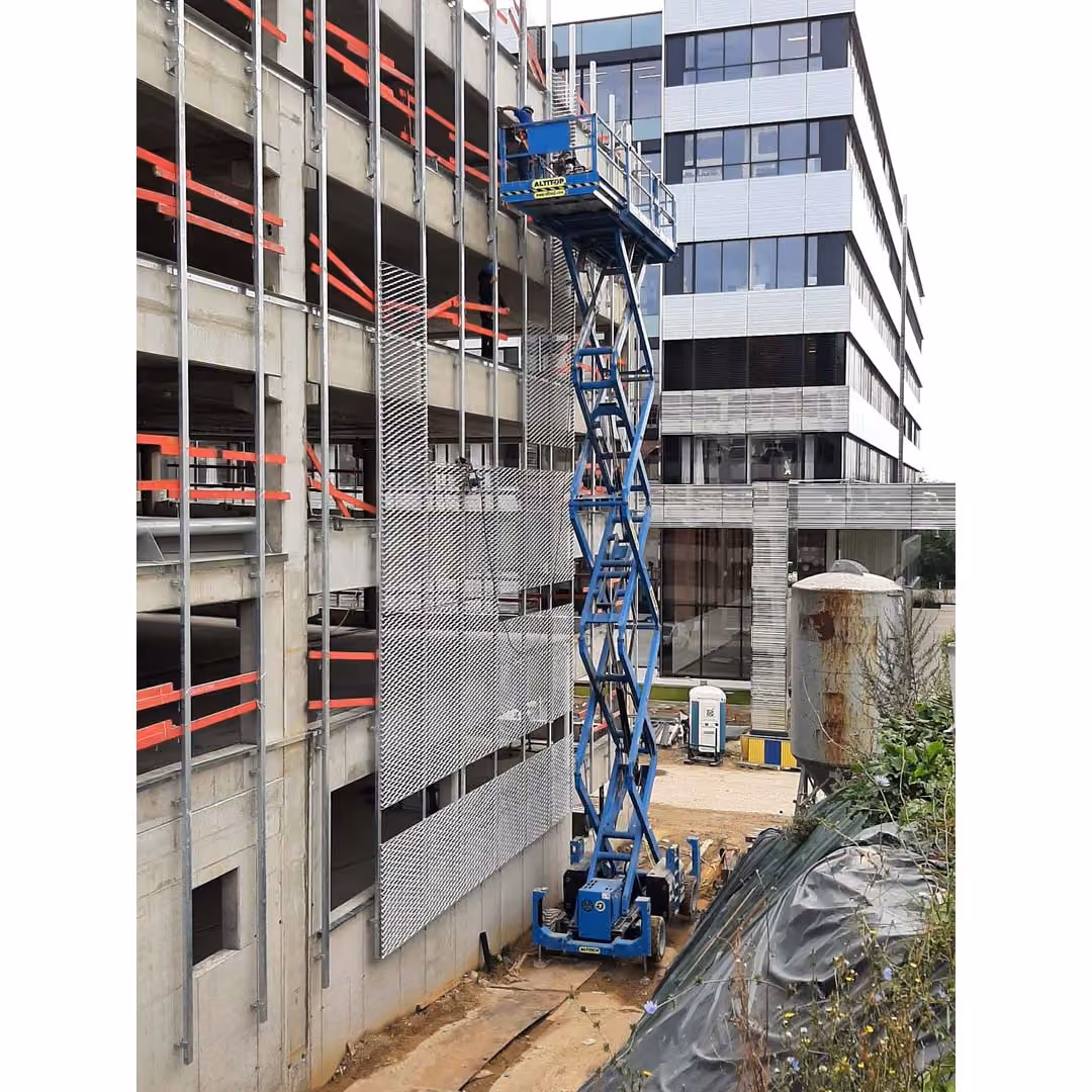 Illustrative image: Curtain wall installation