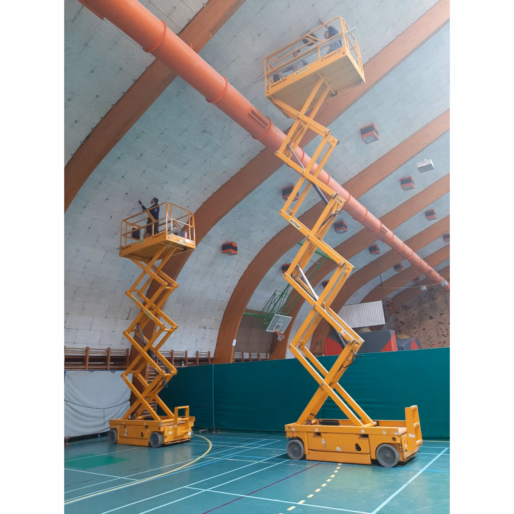 Illustrative image: Lighting replacement in a gym