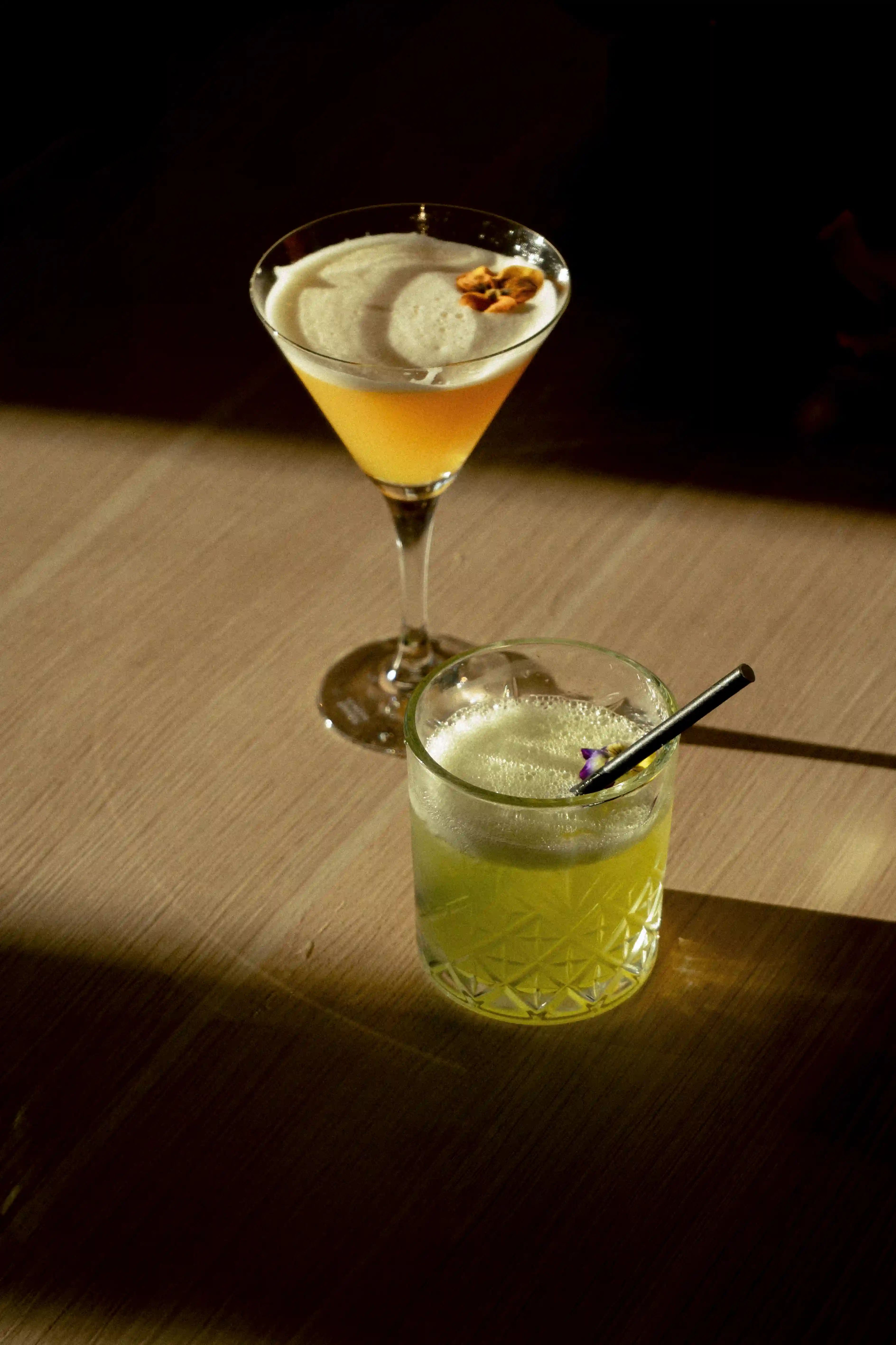 Cocktails Paris-Mérida et Le frisson préparés par l'entreprise de mixologie Shake it up