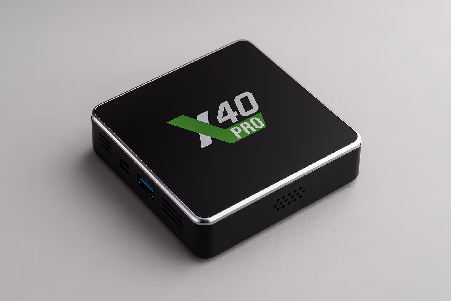 Schwarzes kompaktes elektronisches Gerät mit der Aufschrift X40 PRO auf der Oberseite.