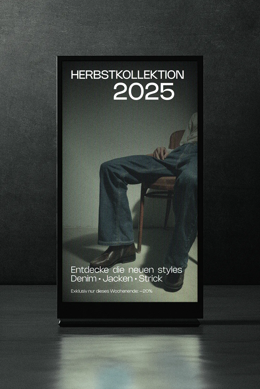 Digitale Signage-Software zeigt Herbstkollektion 2025 mit Denim-Styles