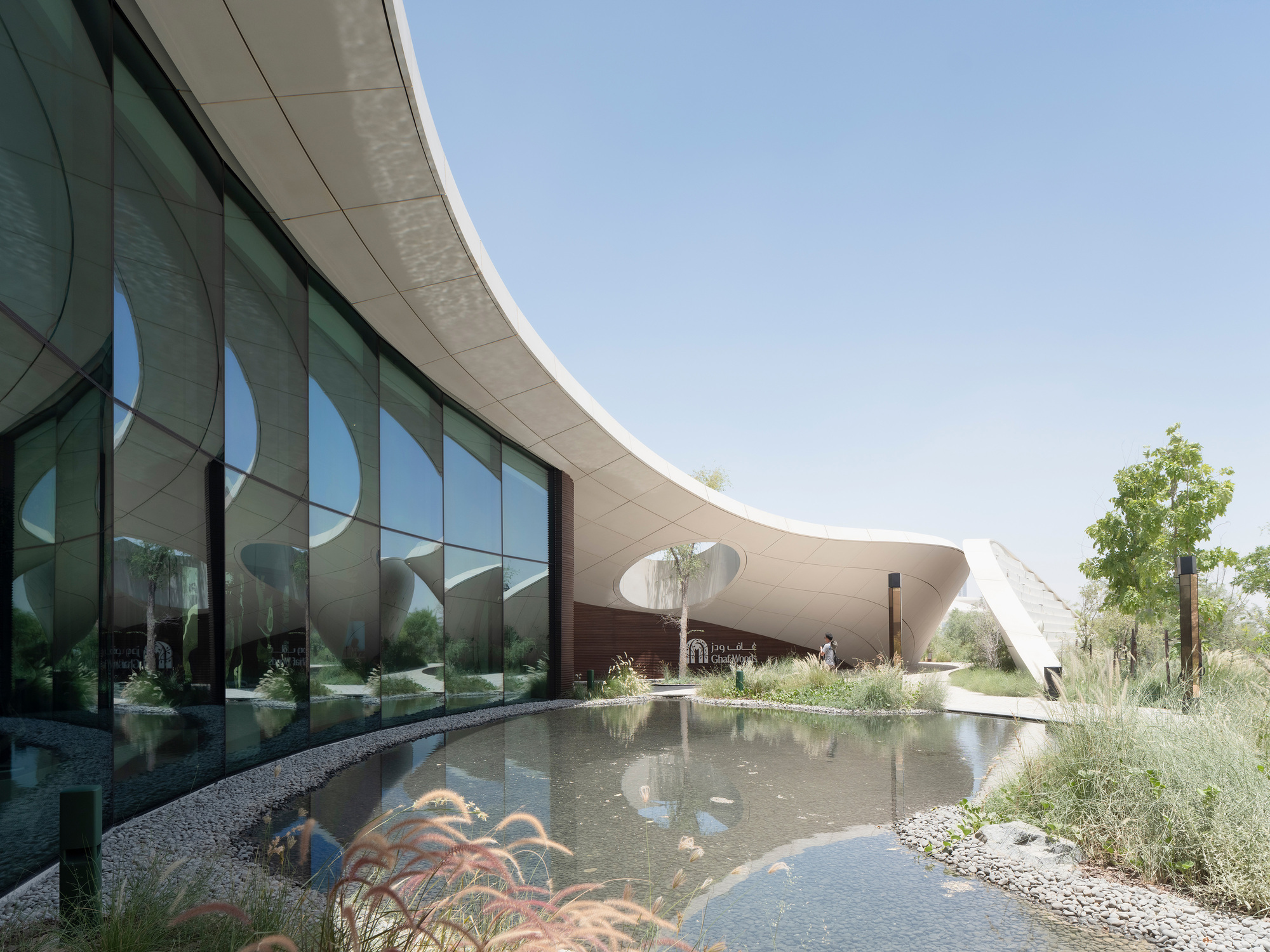 Ghaf Woods Experience Center / AOE + STUDIOI | ArchDaily