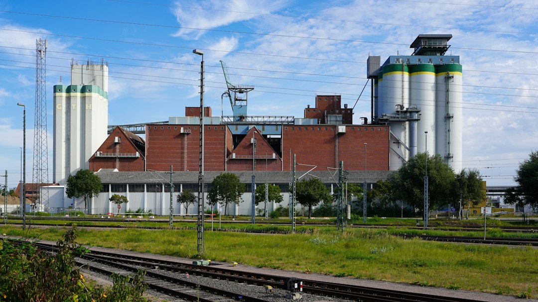 Energiemanagement in der Kunststoffindustrie: Warum ein guter Lastfaktor nicht vor Mehrkosten schützt
