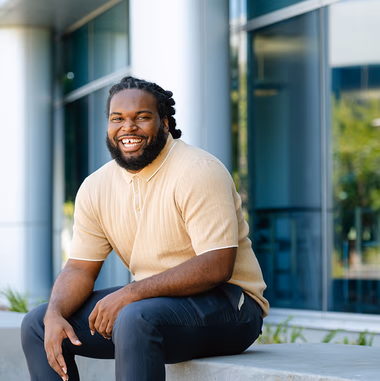 Marvell employee headshot outside