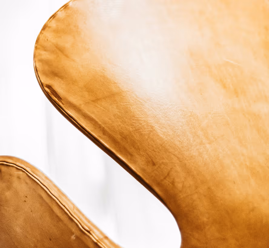 Lakering af Fritz Hansen møbler