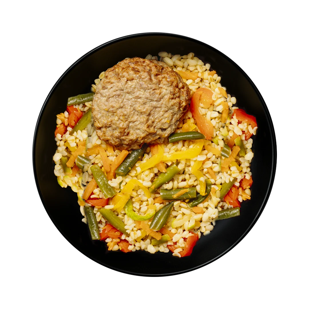 Биточек из говядины с булгуром и овощами