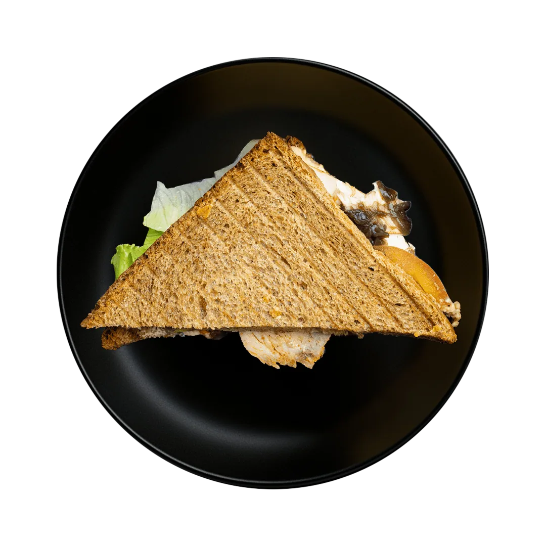 Сэндвич с курицей и хумусом
