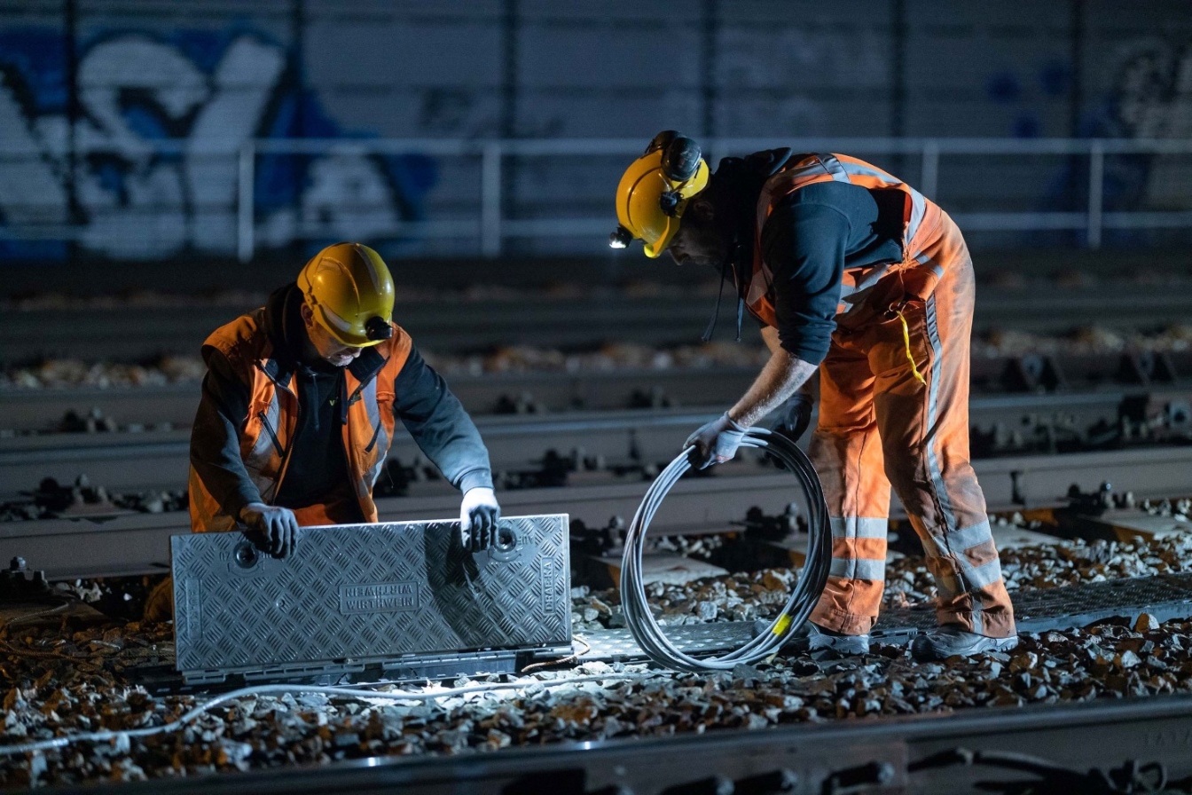 Elke meter telt. Als Kabelwerker Rail werk je aan de basis van het spoor.