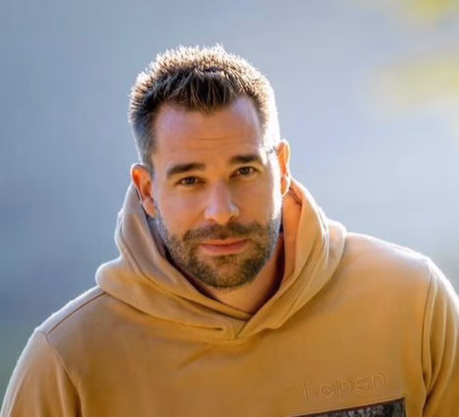 Portrait d'Alexis Marcellin, photographe et co-créateur du séjour photo en montagne dans le Vercors.