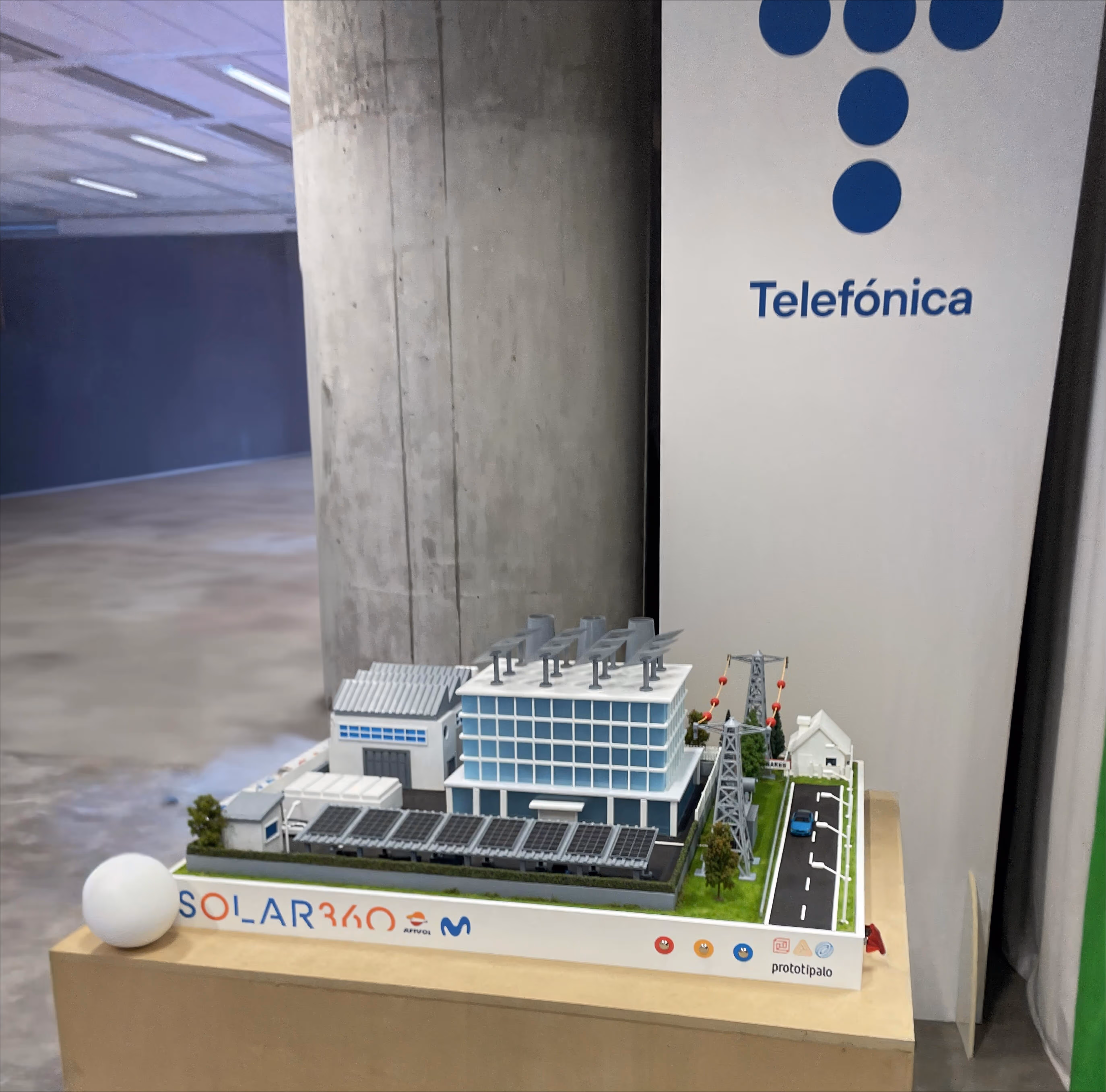 Maqueta prototipo 3d funcional para la empresa Telefonica y Repsol