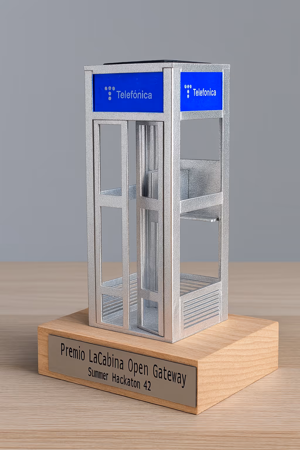 trofeo elaborado para un concurso de la empresa Telefónica