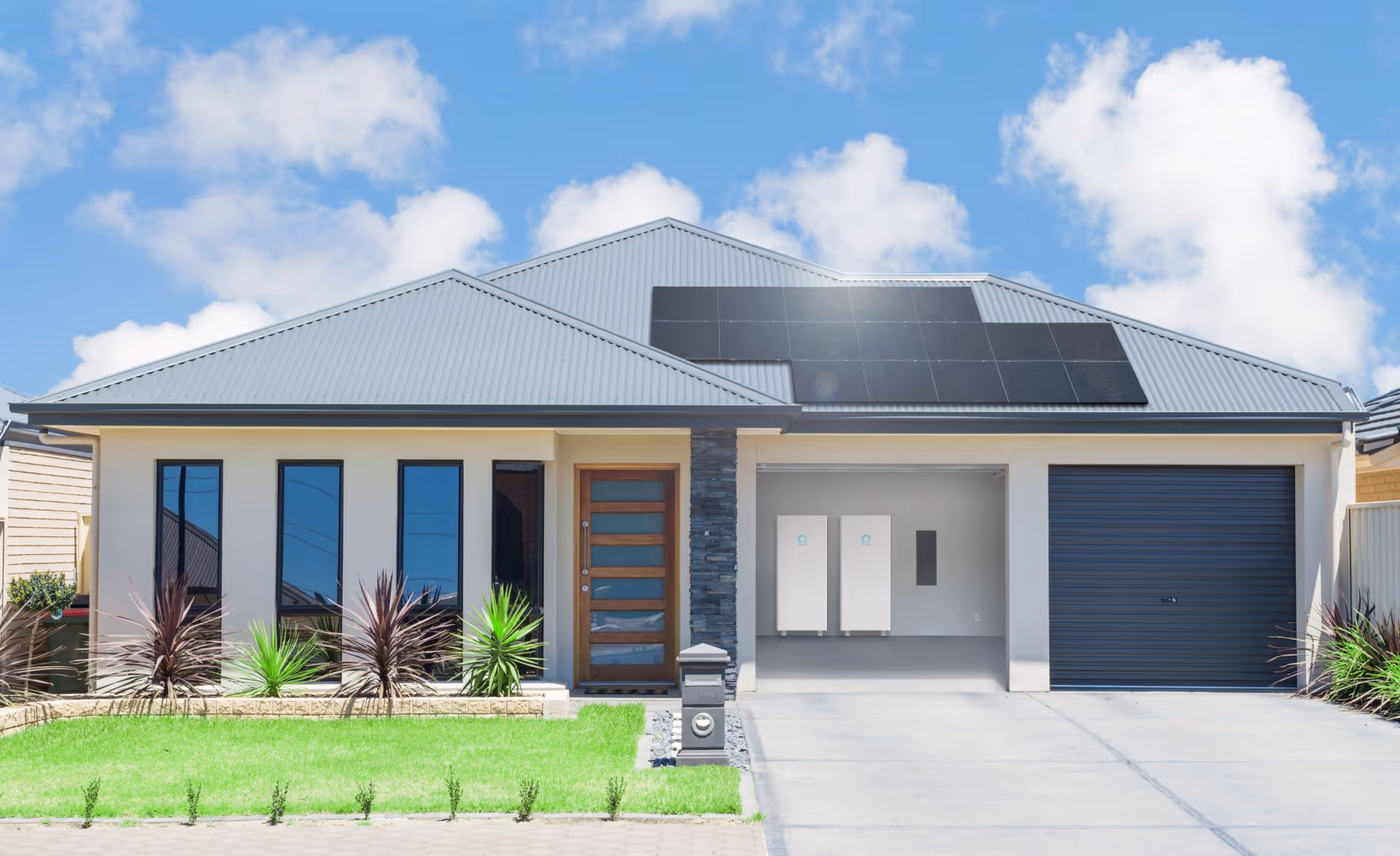 sonnenCore home with solar roof