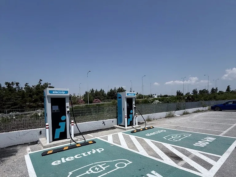 Ταχυφορτιστές Electrip 180 kW στο Zen Outlet & More στη Χαλκιδική