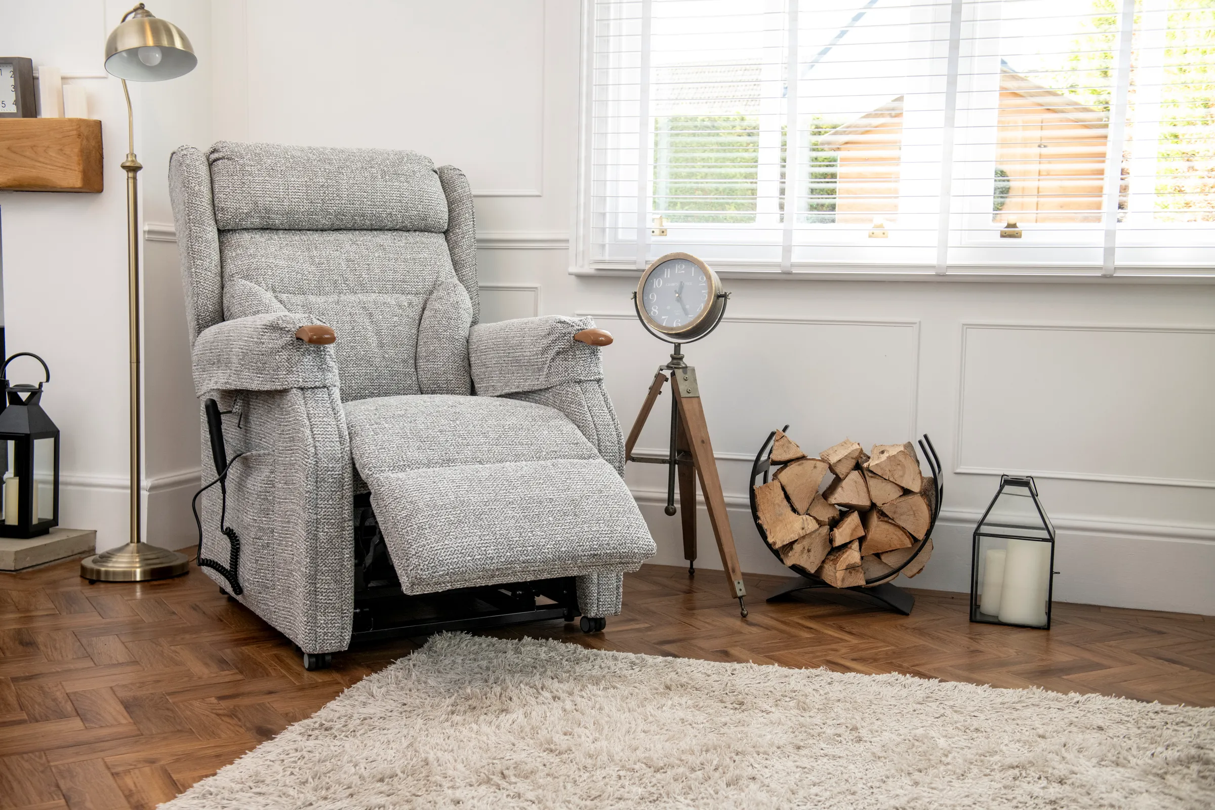 Riser recliner product shot
