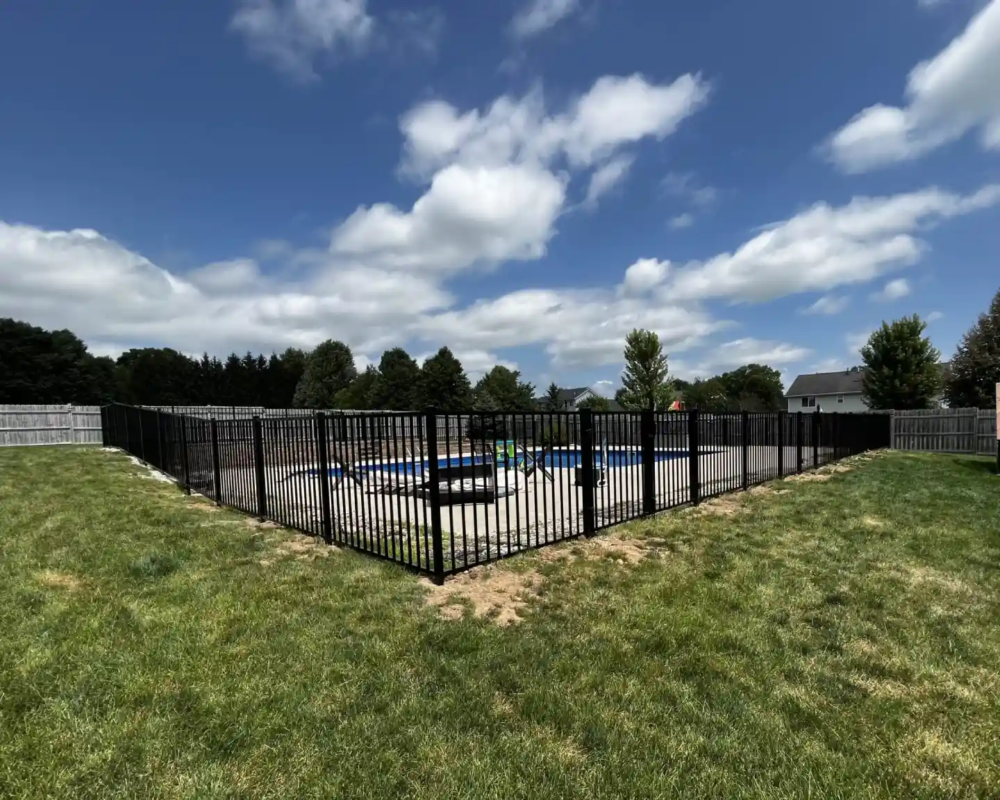 aluminum pool fence installation