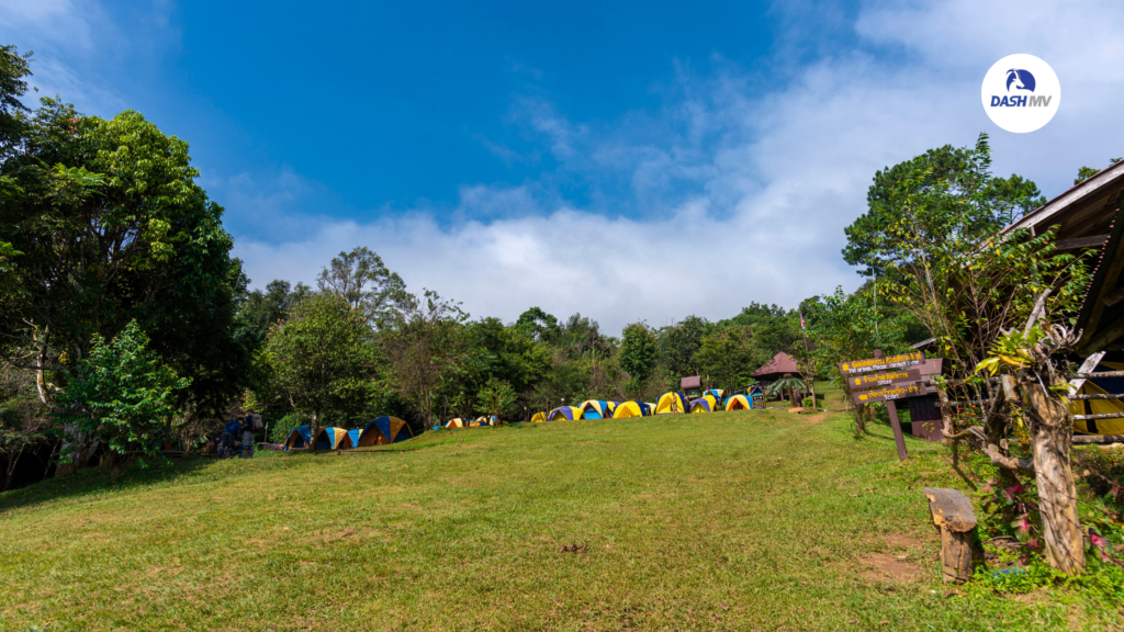 ร้านค้าสวัสดิการและห้องน้ำ