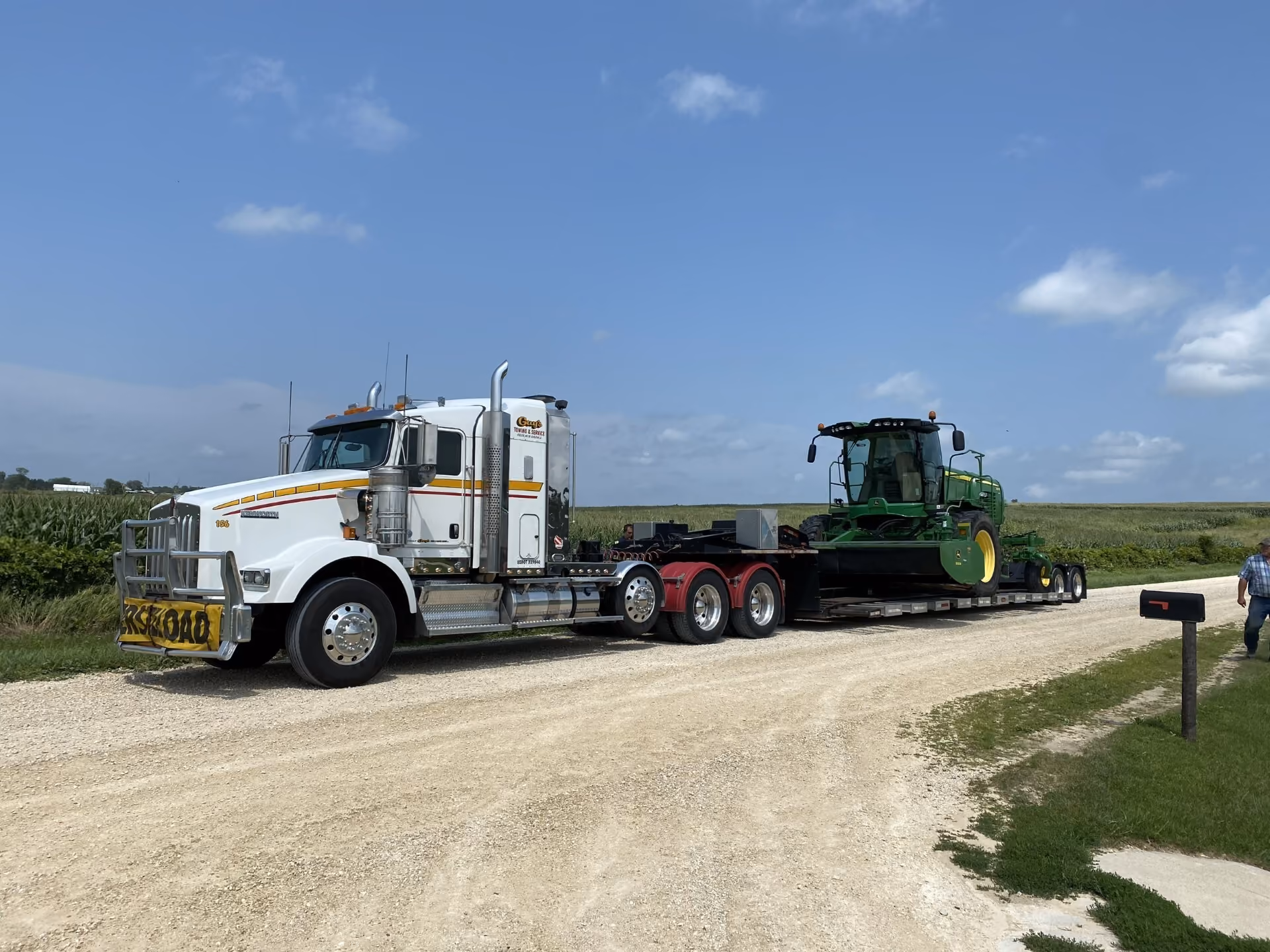 Heavy equipment hauler