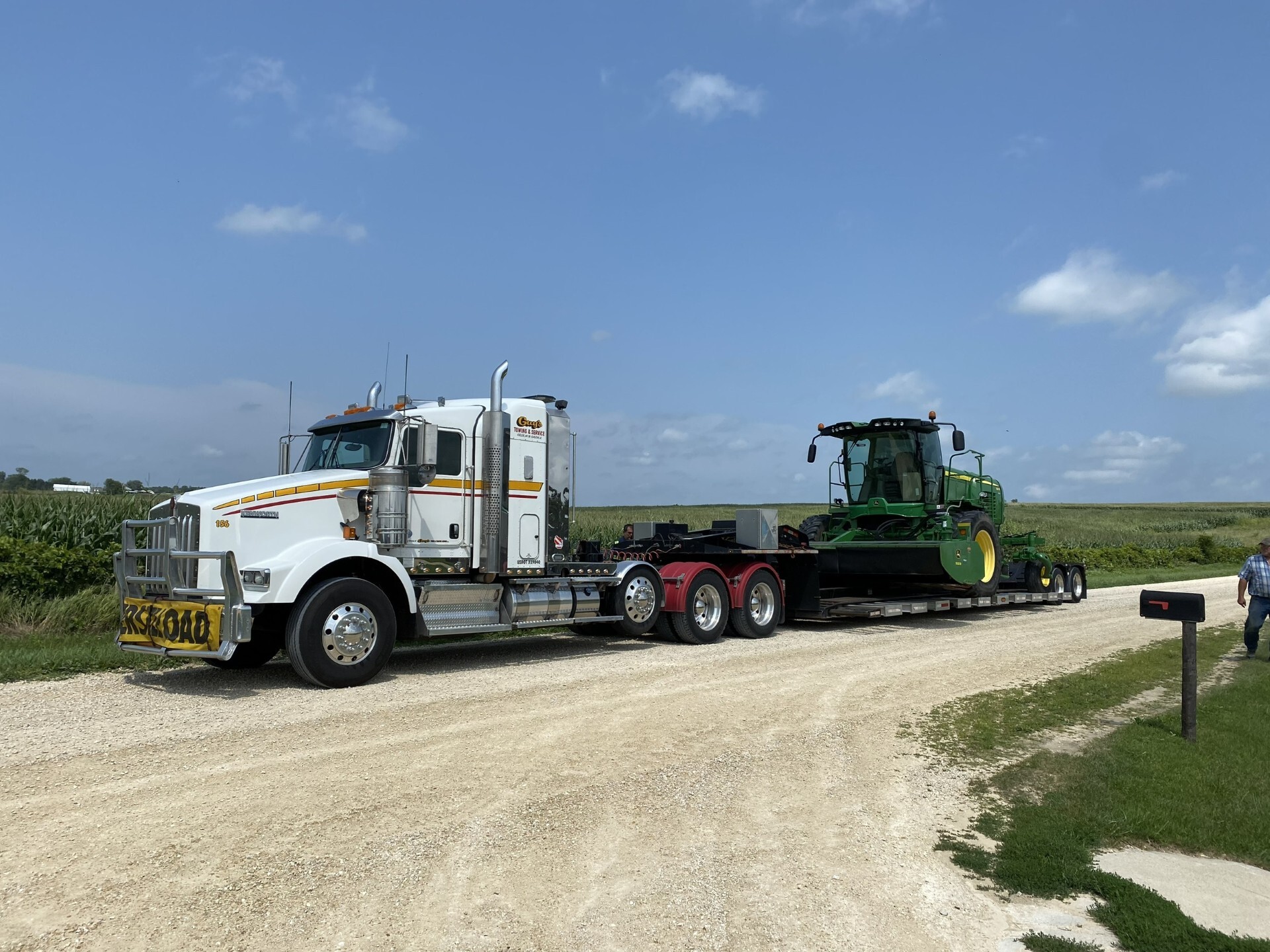 Heavy equipment hauler