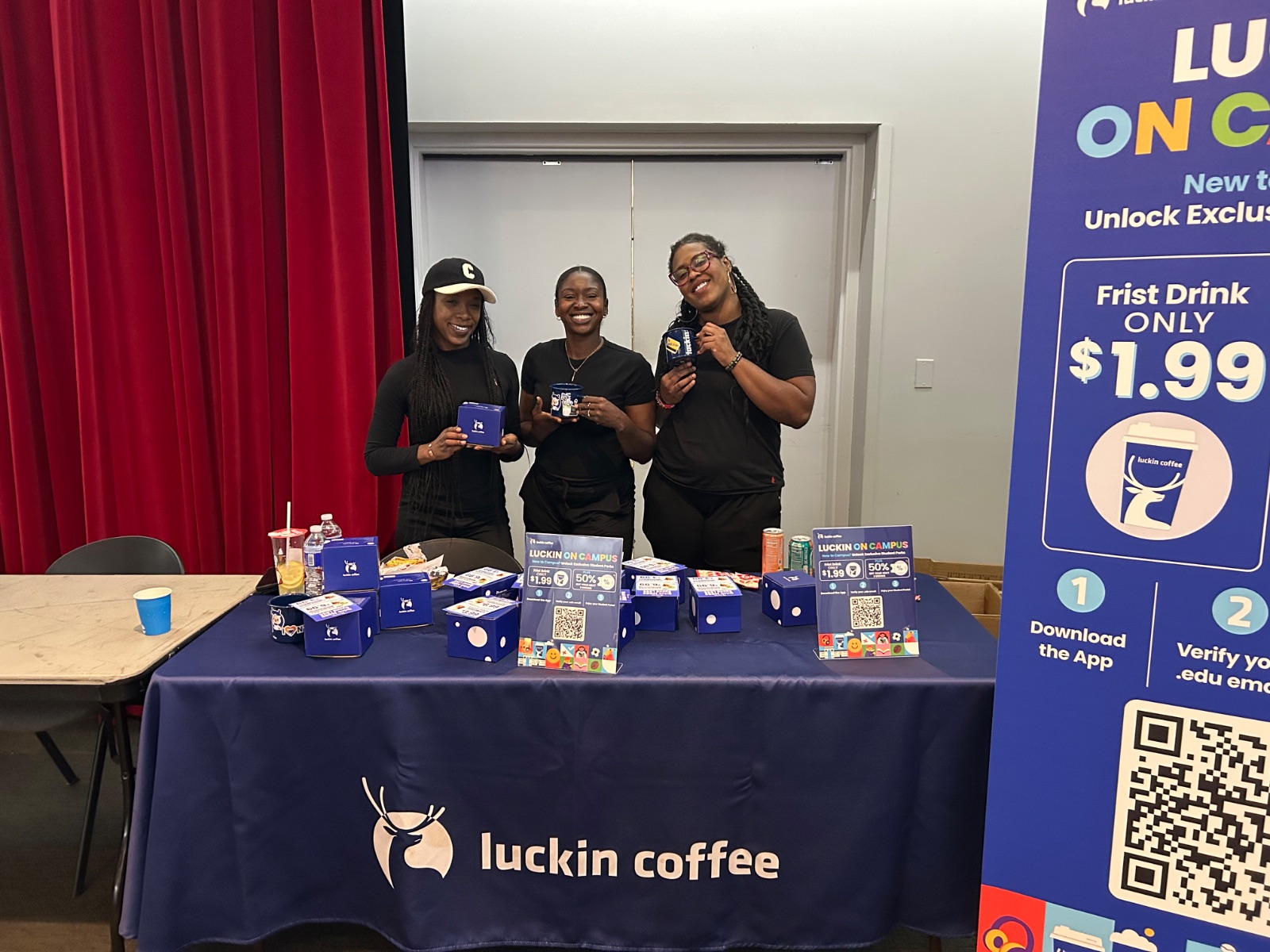 Luckin Coffee